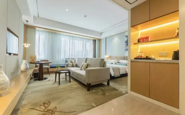 Century Runhua Hotel