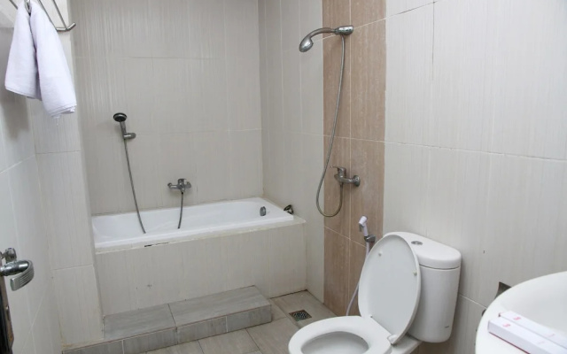 OYO 1656 Parama Su Hotel
