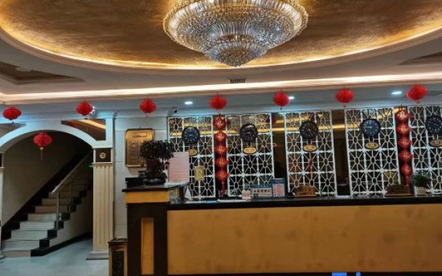 Luo Style Hotel
