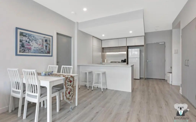 KOZYGURU Penrith Cosy 2BED 2BATH APT + FREE Parking NPE081