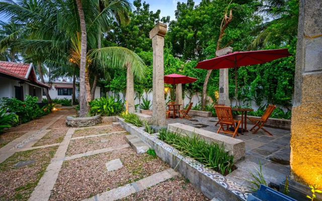 Neemrana's Coconut Alley