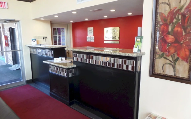 Econo Lodge Russellville I-40