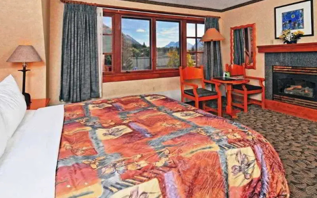Driftwood Inn