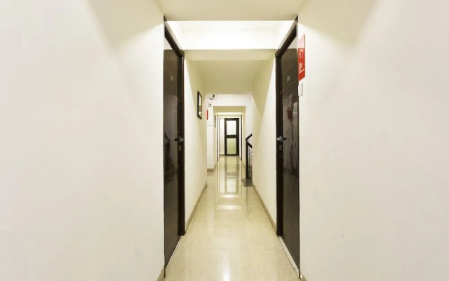 OYO 9806 Hotel Arvi