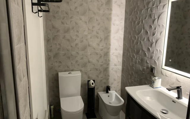 Funchal Apt- Sleeps 2 - Pool & Garden - Madeira