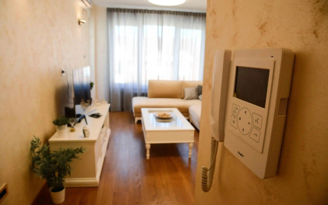 Tesla 70 Apartment