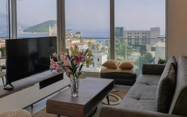 One bedroom apartment-Sea&Old Town view