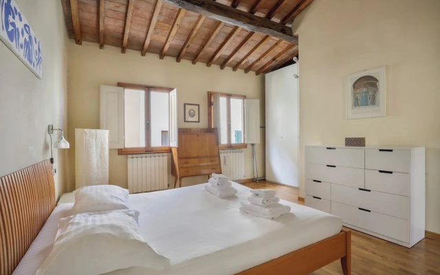 Charming Apartment in Oltrarno
