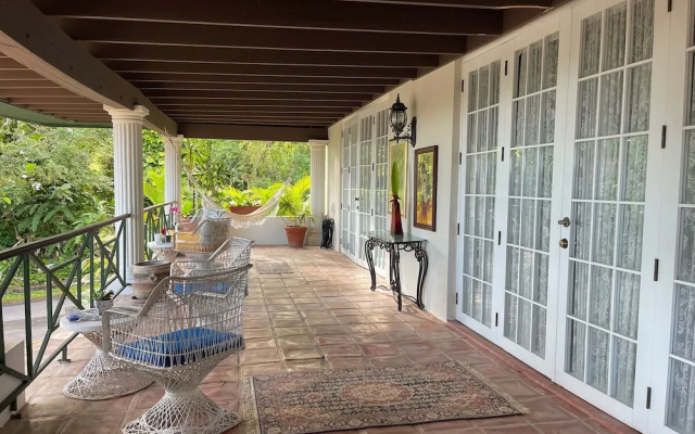 Serena Boutique Hotel