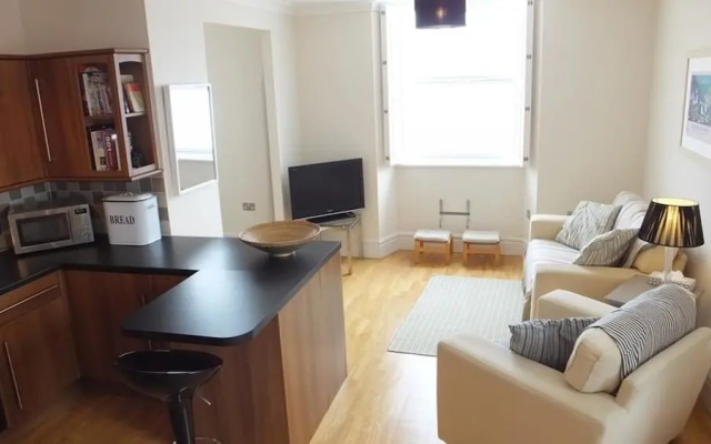 Paragon House 3