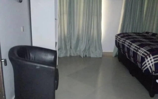 Rush Hotel & Apartments