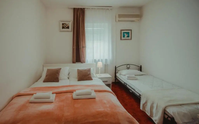 B&B Laguna