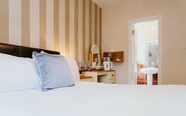 Plougastel House B&B