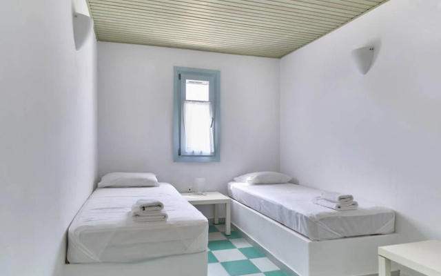 Santa Maria Villa in Paros