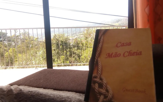 Casa Mao Cheia
