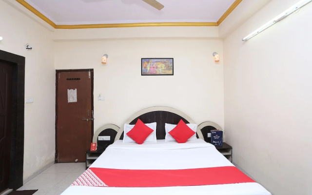OYO 7828 Hotel Saket