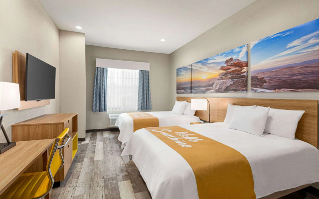 Days Inn & Suites by Wyndham Greater Tomball