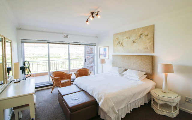 Mouille Point Village