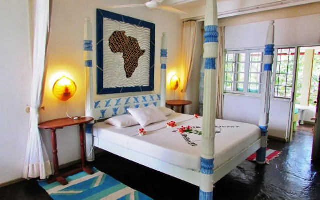 White Elephant Sea & Art Lodge