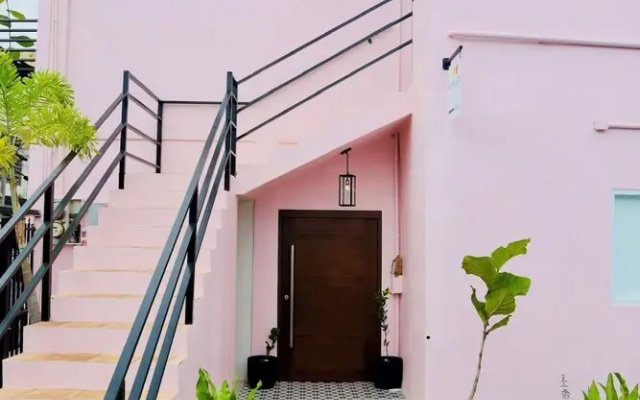 Room 6: Affordable Cool in Santurce Arts Area