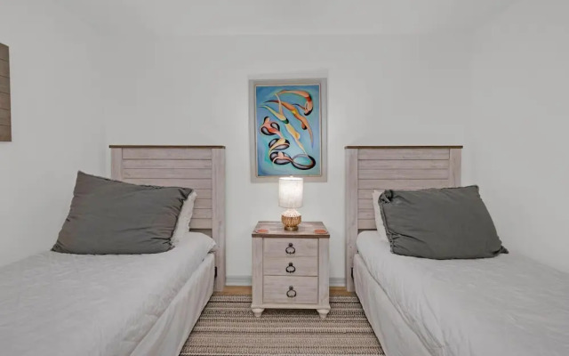 Beachside Villas 1123- A Sandy Carol