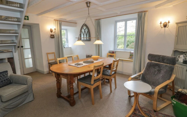 South Lodge