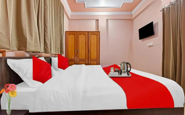 Flagship 93038 Hotel Regal Stay