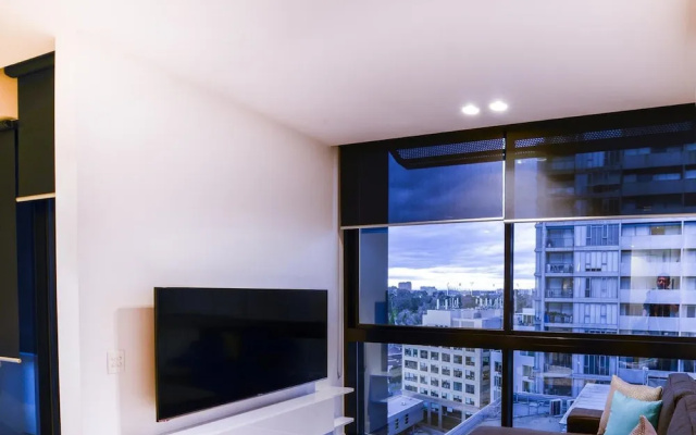 Elm Apartment