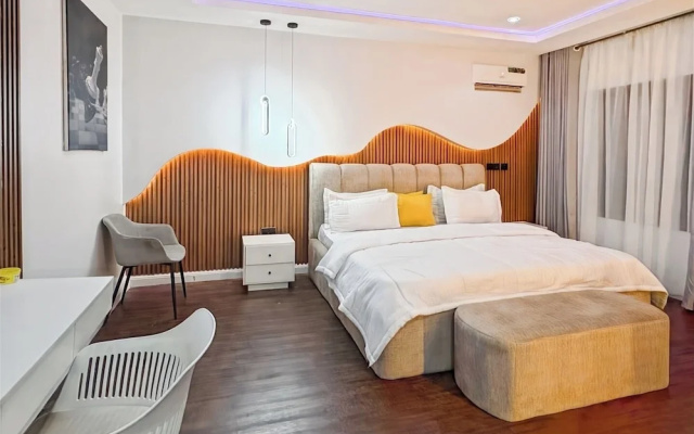 Katus Hyatt Luxury Apartment