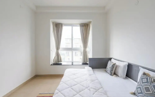 Skyline Haven by Red Olive4bhk30mins Airport