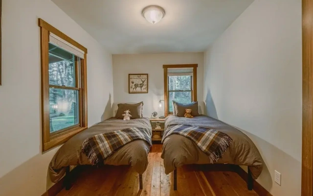 Spotted Bear Cabin For 6