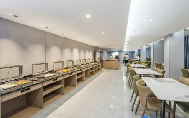 Zhipeng Hotel