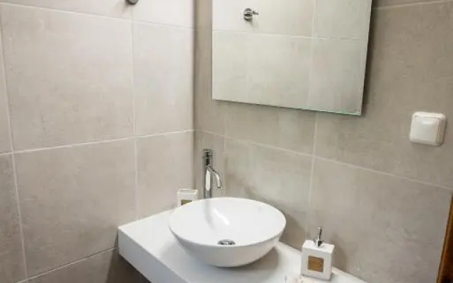 Aloni Studios & Apartments