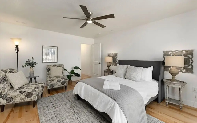 Gorgeous Townhome Steps From the Brewery District!