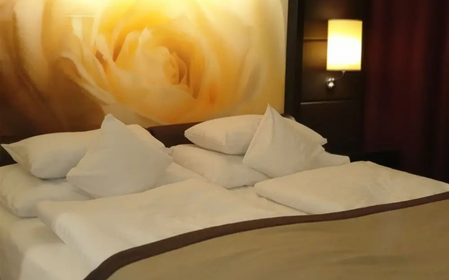 Room-sun Shine Senior Suite Full View