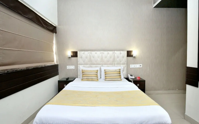 Hotel JH E18HTEEN