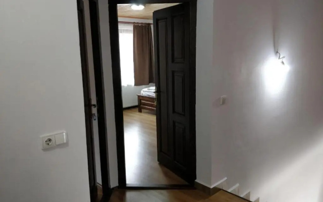 Simiriam Apuseni, Padis