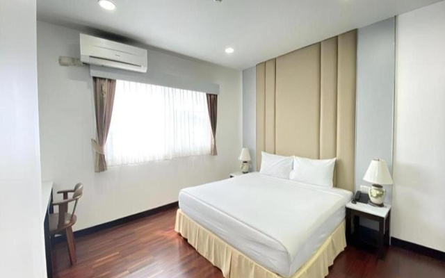 J - Town Serviced Apartments