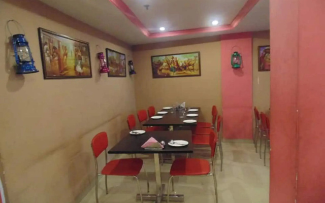 OYO 909 Hotel the Elegance