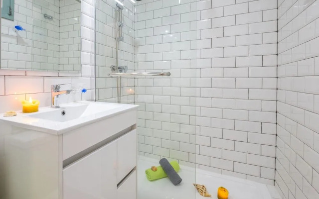 Townhouse Aqua