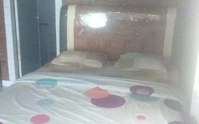 Laster Jony's Guest House