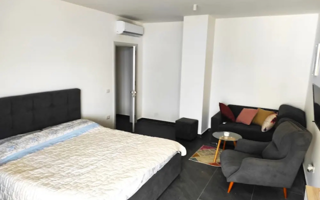 Seafront Apartment in Durres