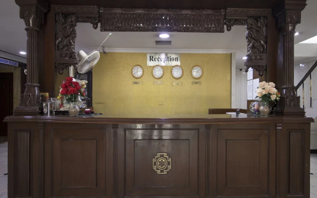 OYO 16955 Belsons Taj Mahal Hotel