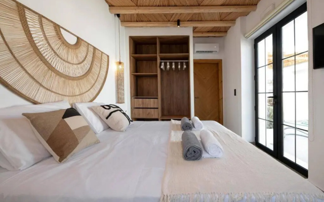 CasaCarma II, private pool, boho design, tradition