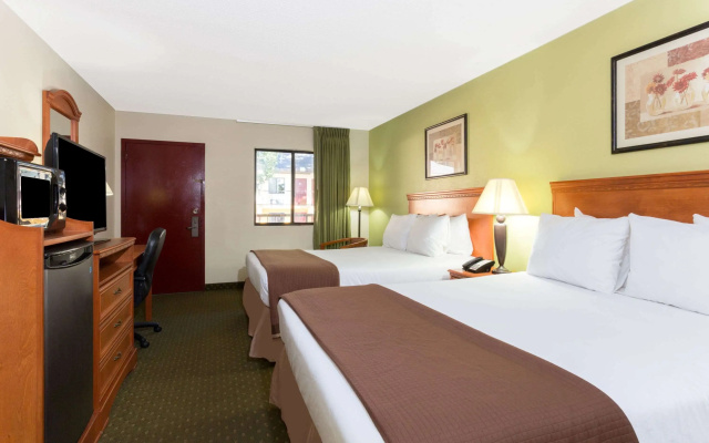 Howard Johnson Express Inn - Tallahassee