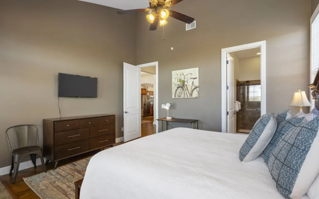Luxury Penthouse Near Silver Dollar City