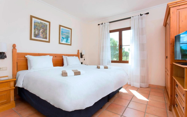 Отель Marriott's Club Son Antem