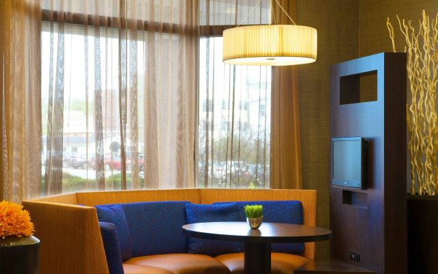 Courtyard by Marriott Bloomington