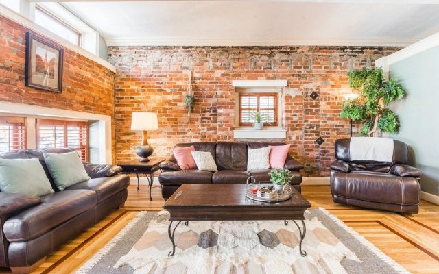 Trio Loft Of D-town G-ville True-gem Luxury