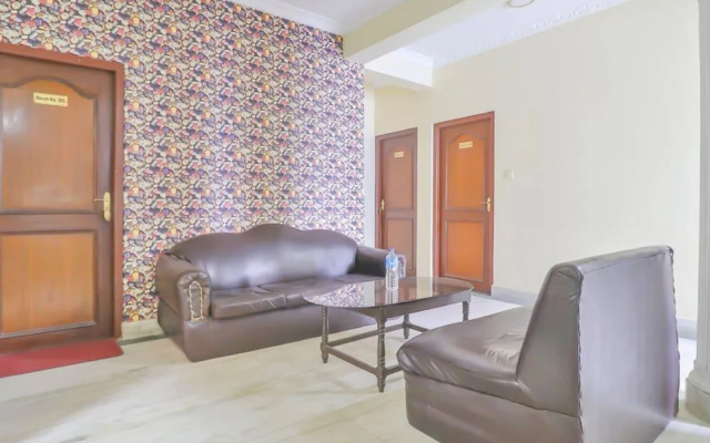 OYO 608 Hotel Aradhya Palace